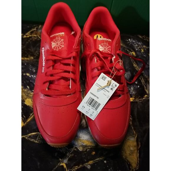 Reebok Classic Leather Red Sneakers Unisex , Size 11 - Picture 1 of 5